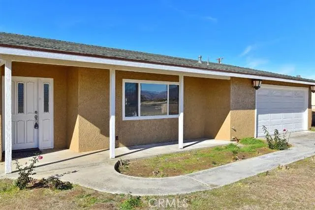 12990 Pawnee Road, Apple Valley, California 92308