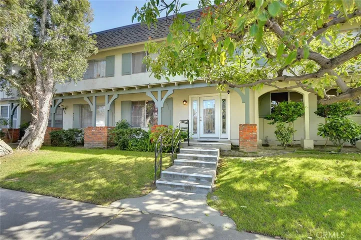 4378 Larwin Avenue, Cypress, California 90630