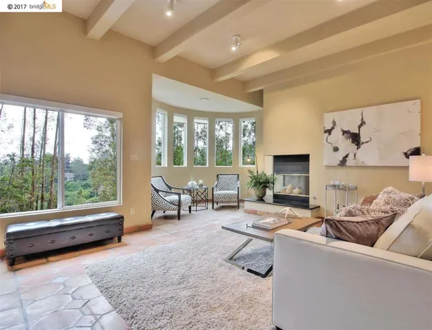 7575 Skyline Boulevard, Oakland, California 94611
