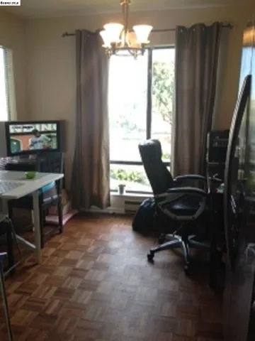 2 Commodore Dr D285, Emeryville, California 94608-1613