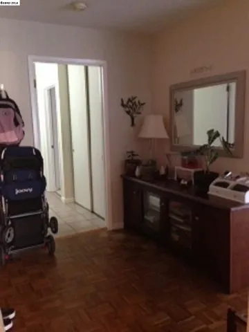 2 Commodore Dr D285, Emeryville, California 94608-1613