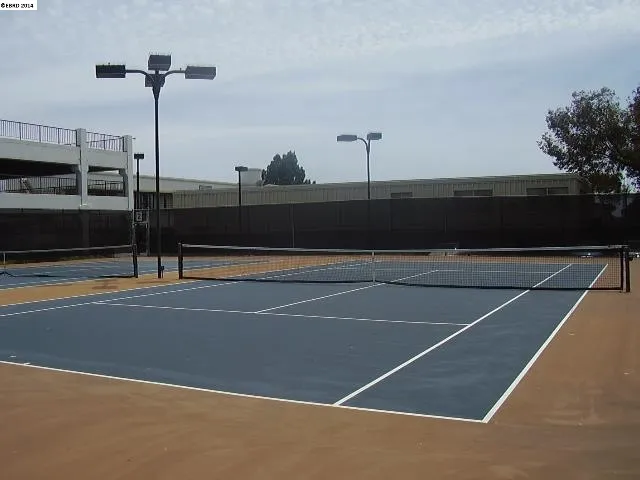 2 Commodore Dr D285, Emeryville, California 94608-1613