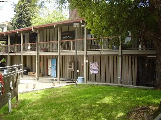 2 Commodore Dr D285, Emeryville, California 94608-1613