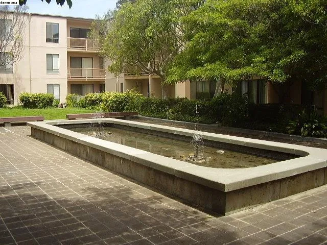 2 Commodore Dr D285, Emeryville, California 94608-1613