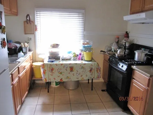 1068 82nd Ave., Oakland, California 94621