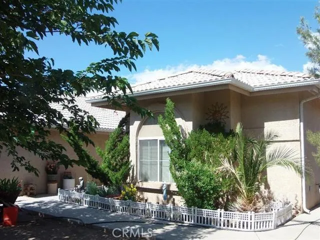 9845 Schlitz Road, Phelan, California 92371