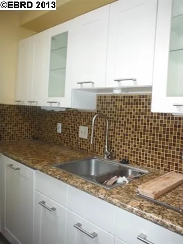2917 Macarthur Blvd 4d, Oakland, California 94602-3231