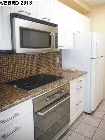 2917 Macarthur Blvd 4d, Oakland, California 94602-3231