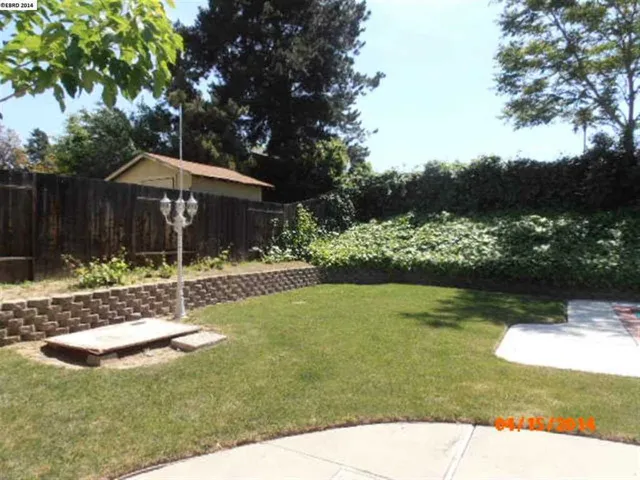 3949 Chatworth St, Pittsburg, California 94565-5761