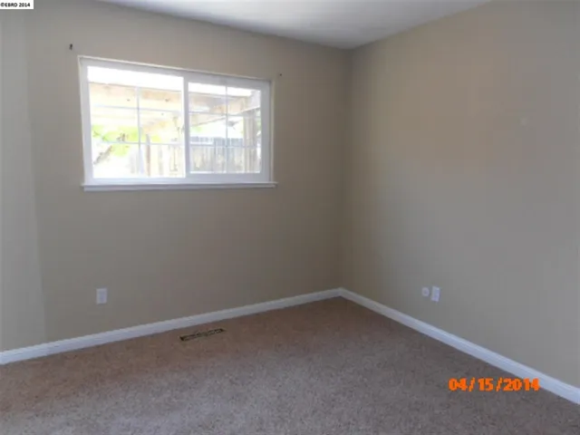 3949 Chatworth St, Pittsburg, California 94565-5761