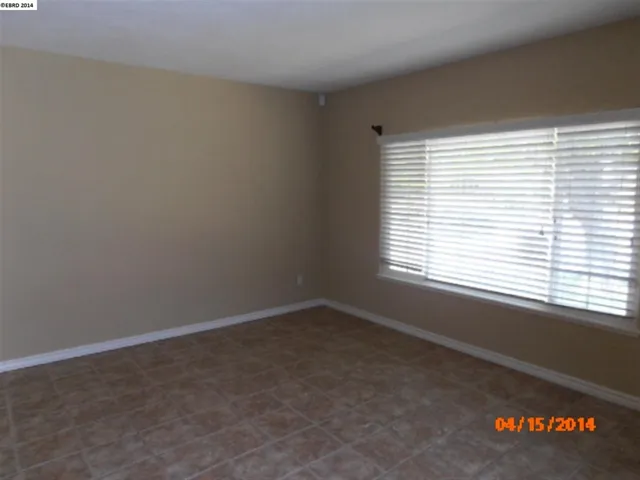 3949 Chatworth St, Pittsburg, California 94565-5761