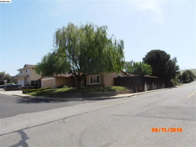 3949 Chatworth St, Pittsburg, California 94565-5761