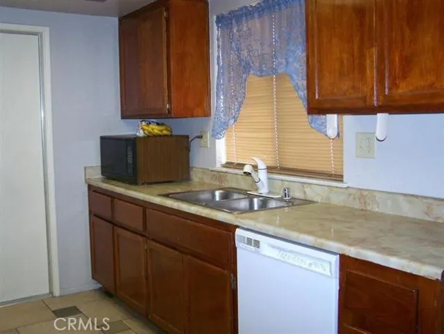 9390 Espada Avenue, Hesperia, California 92345