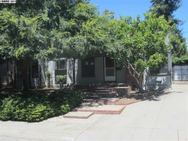 21612 Lake Chabot Rd, Castro Valley, California 94546-6210