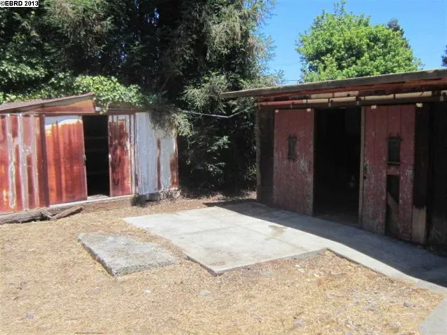 21612 Lake Chabot Rd, Castro Valley, California 94546-6210