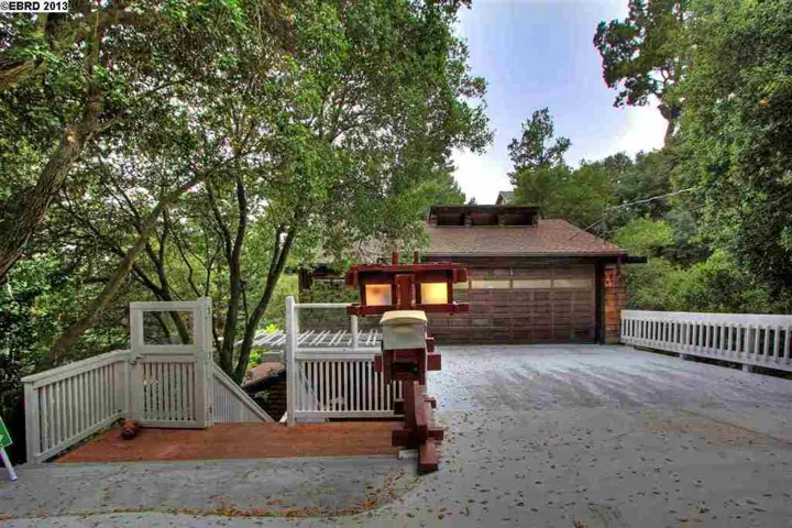2073 Magellan Dr., Oakland, California 94611