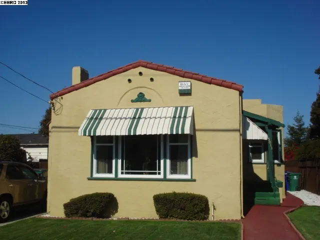 3011 Roosevelt Ave, Richmond, California 94804-1543
