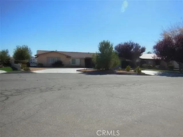 26453 Edgewater Lane, Helendale, California 92342