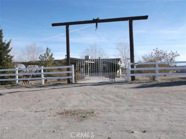 12567 Yuba Road, Phelan, California 92371