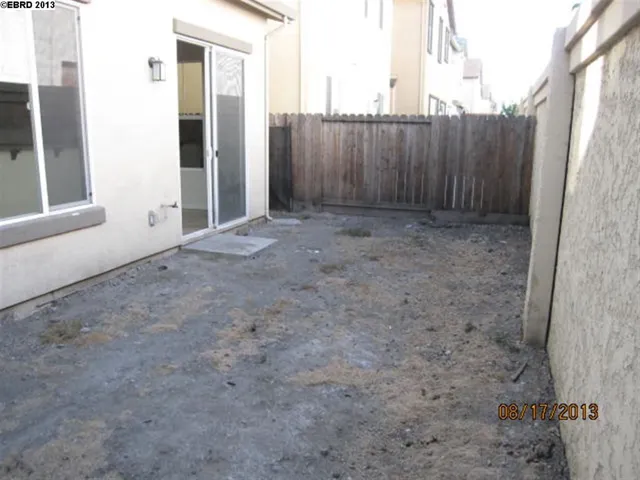 9668 Armstrong Dr, Oakland, California 94603-3013