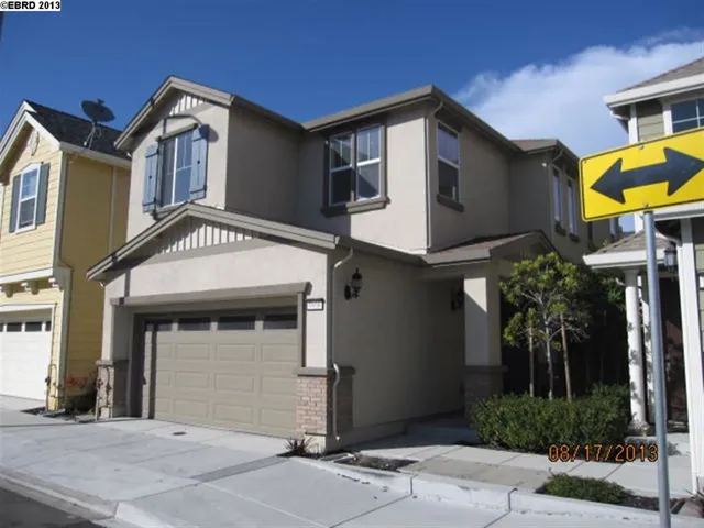 9668 Armstrong Dr, Oakland, California 94603-3013