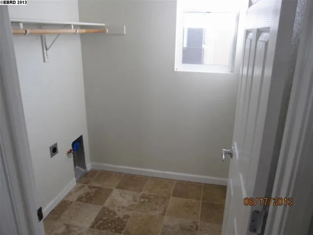 9668 Armstrong Dr, Oakland, California 94603-3013