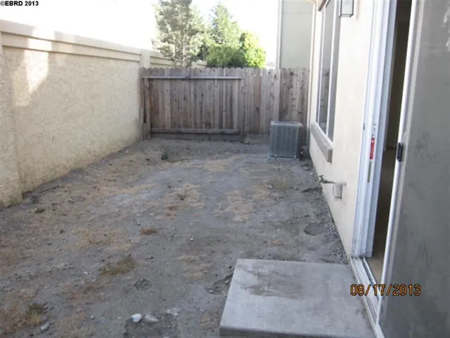 9668 Armstrong Dr, Oakland, California 94603-3013