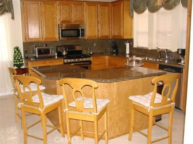 12264 Mockingbird Place, Apple Valley, California 92308