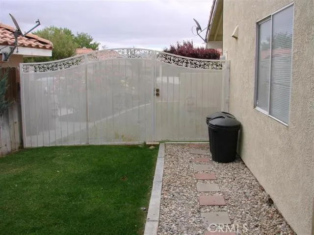 12264 Mockingbird Place, Apple Valley, California 92308