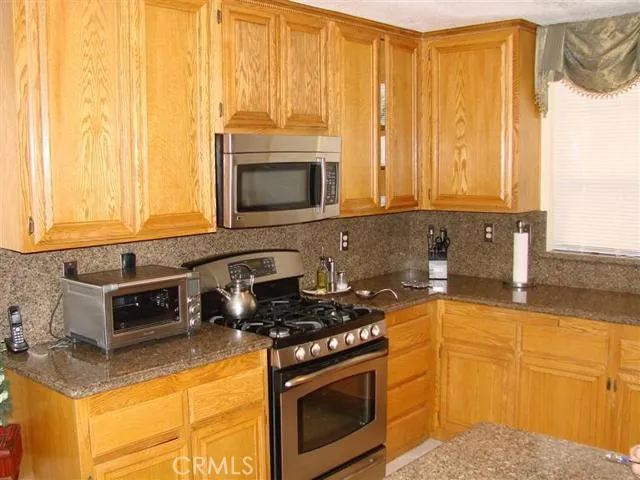 12264 Mockingbird Place, Apple Valley, California 92308