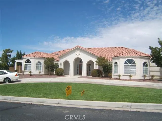 20230 Quail Run Road, Apple Valley, California 92308