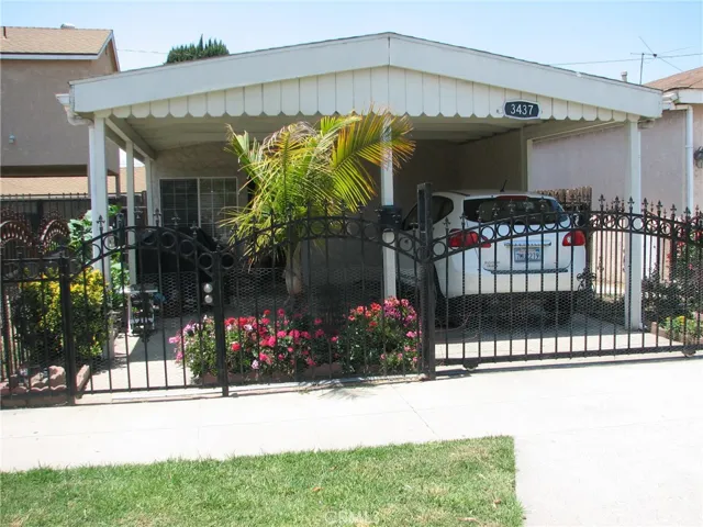 3437 Denver Avenue, Long Beach, California 90810
