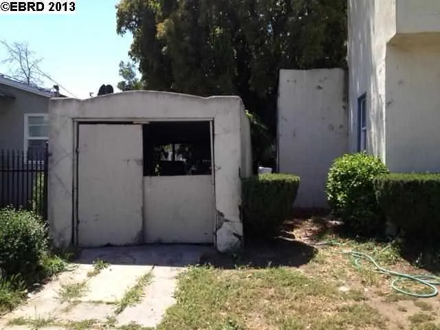 9217 Cherry St, Oakland, California 94603-1629