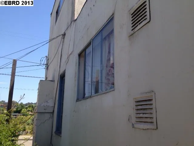 9217 Cherry St, Oakland, California 94603-1629
