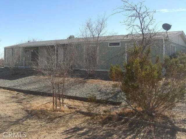 14275 Hacienda Road, Phelan, California 92371