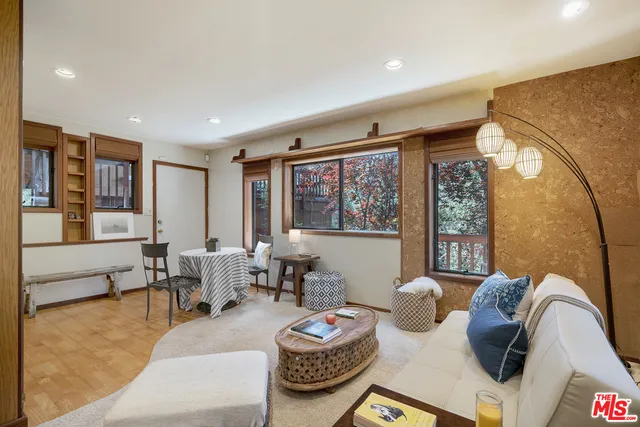 21907 Canon Drive, Topanga, California 90290