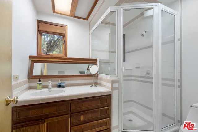 21907 Canon Drive, Topanga, California 90290