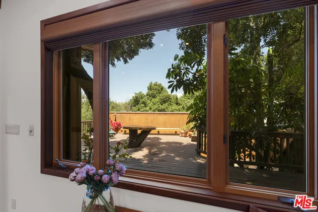 21907 Canon Drive, Topanga, California 90290