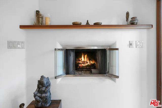 21907 Canon Drive, Topanga, California 90290