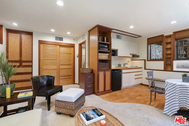 21907 Canon Drive, Topanga, California 90290