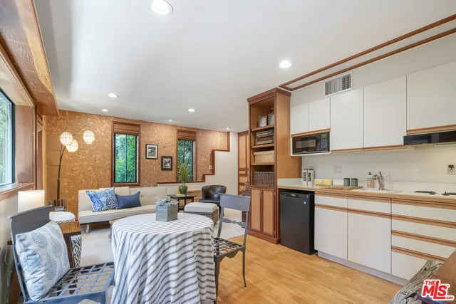 21907 Canon Drive, Topanga, California 90290