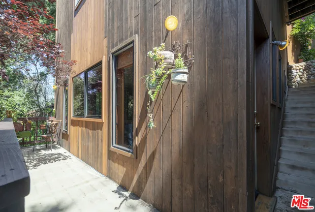 21907 Canon Drive, Topanga, California 90290