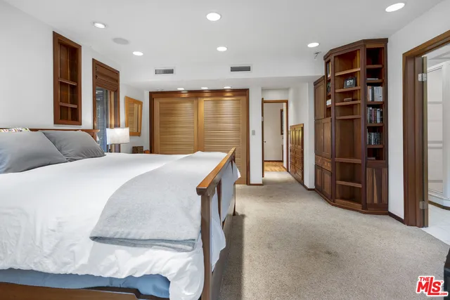 21907 Canon Drive, Topanga, California 90290
