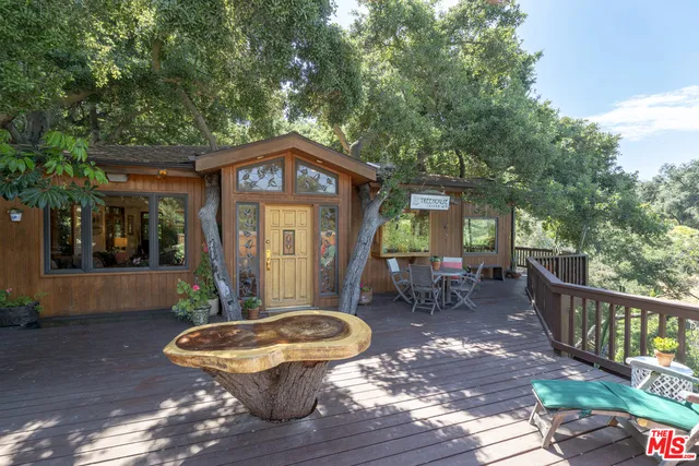 21907 Canon Drive, Topanga, California 90290