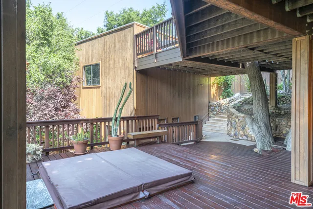 21907 Canon Drive, Topanga, California 90290