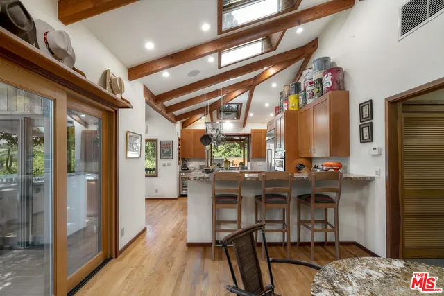 21907 Canon Drive, Topanga, California 90290