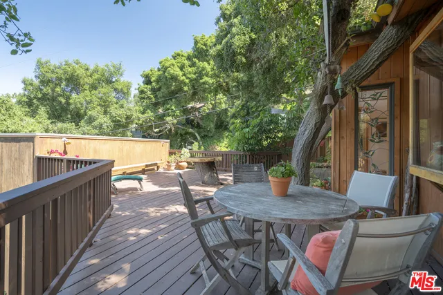 21907 Canon Drive, Topanga, California 90290