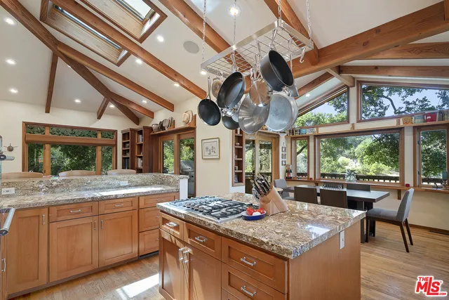 21907 Canon Drive, Topanga, California 90290