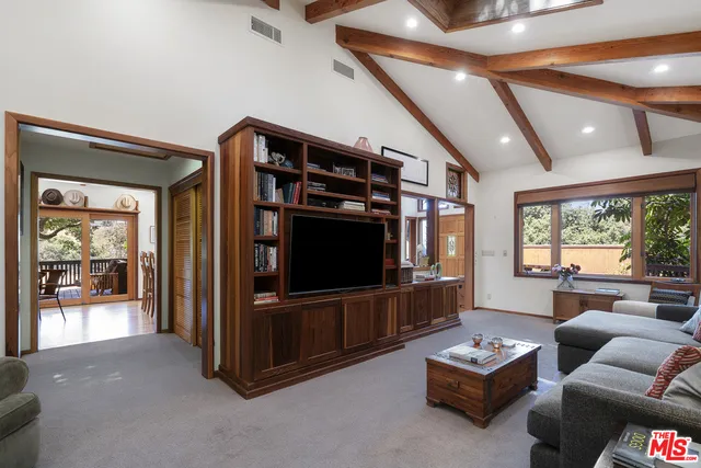 21907 Canon Drive, Topanga, California 90290