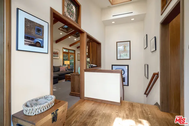 21907 Canon Drive, Topanga, California 90290